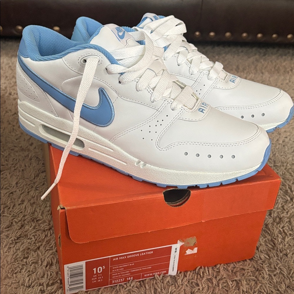 Nike Air Max Groove Sneakers - White and Light Blue